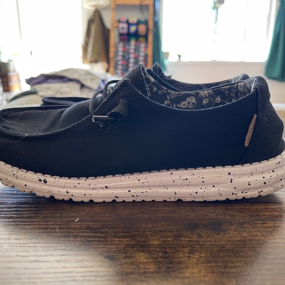 Hey dude size 8 women’s